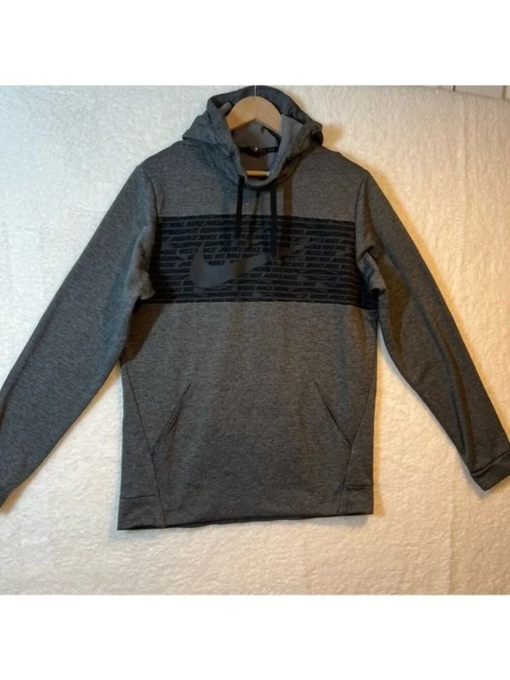 Nike Men’s Hoodie Sweatshirt Gray and Black Center Swoosh Size Medium Polyester